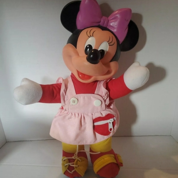 Vintage 80’s Disney Minnie Mouse Learn To Dress Me Doll By Mattel - Picture 1 of 5